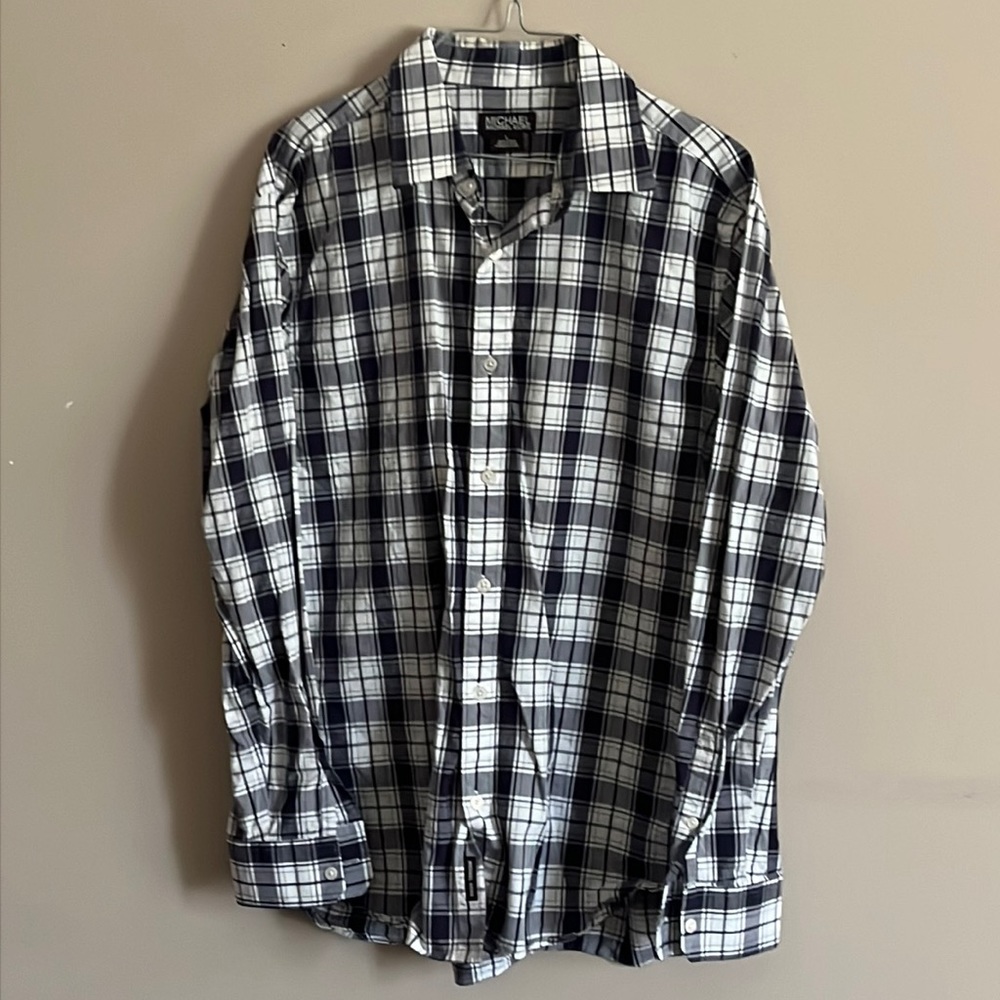 Michael Kors long sleeve button down clean non smoker ! Size large